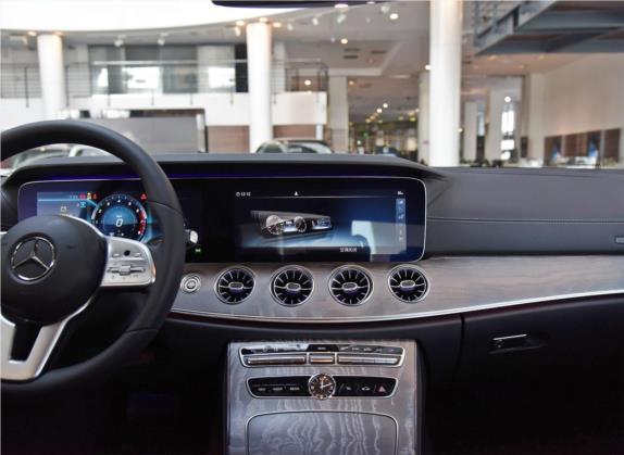 奔驰CLS 2020款 CLS 300 动感型 中控类   中控台