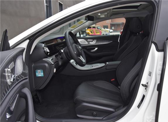 奔驰CLS 2020款 CLS 350 4MATIC 车厢座椅   前排空间