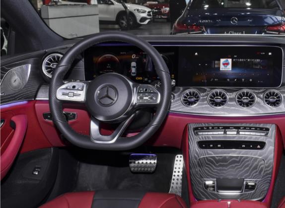 奔驰CLS 2021款 CLS 350 4MATIC 中控类   驾驶位