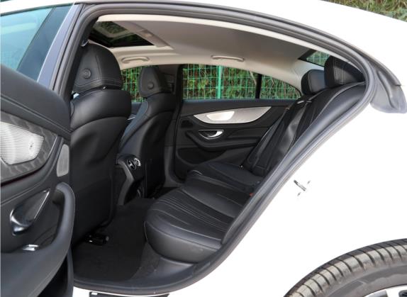 奔驰CLS 2021款 改款 CLS 300 动感型 车厢座椅   后排空间