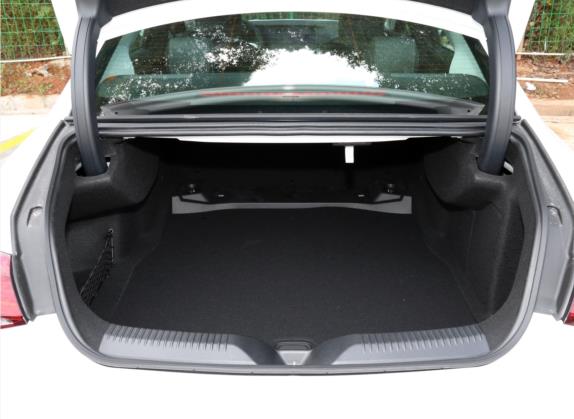 奔驰CLS 2021款 改款 CLS 300 动感型 车厢座椅   后备厢