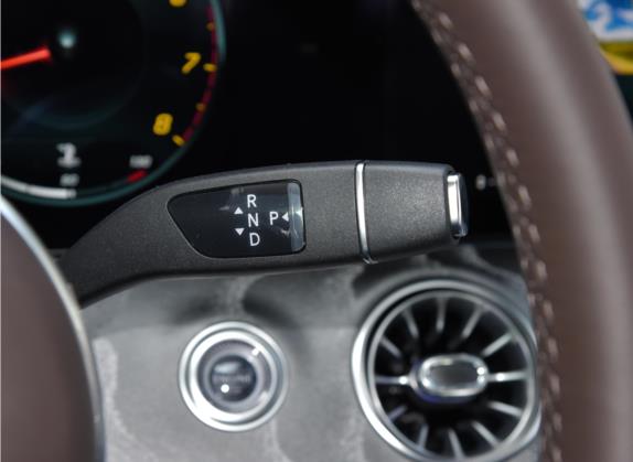 奔驰CLS 2021款 改款 CLS 300 豪华型 中控类   挡把