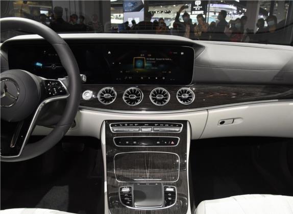 奔驰CLS 2022款 CLS 350 4MATIC 中控类   中控台