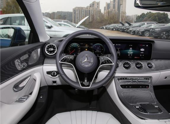奔驰CLS 2022款 CLS 300 动感型 中控类   驾驶位