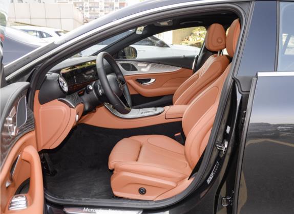 奔驰CLS 2023款 CLS 260 车厢座椅   前排空间