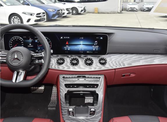 奔驰CLS 2023款 CLS 300 动感型 中控类   中控台