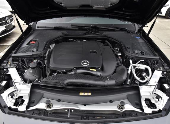 奔驰CLS 2023款 CLS 300 动感型 其他细节类   发动机舱