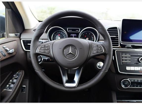 奔驰GLE 2015款 GLE 400 4MATIC 中控类   驾驶位