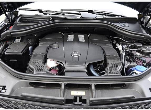 奔驰GLE 2015款 GLE 400 4MATIC 其他细节类   发动机舱