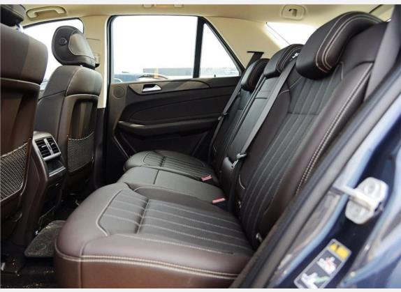 奔驰GLE 2015款 GLE 400 4MATIC 车厢座椅   后排空间