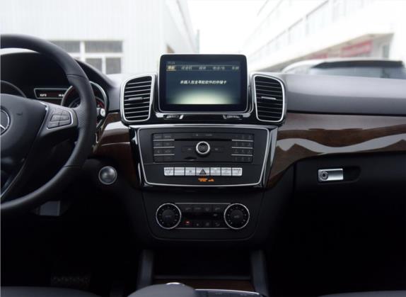 奔驰GLE 2015款 GLE 350 d 4MATIC 中控类   中控台