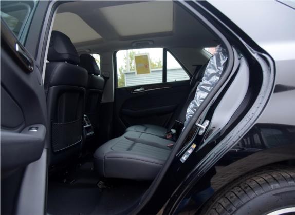 奔驰GLE 2015款 GLE 350 d 4MATIC 车厢座椅   后排空间