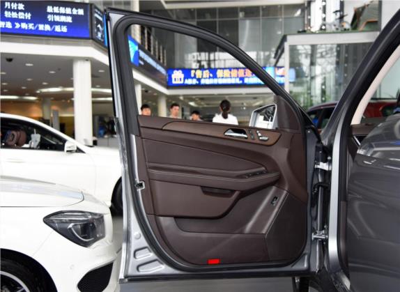 奔驰GLE 2016款 GLE 320 4MATIC 豪华型 车厢座椅   前门板