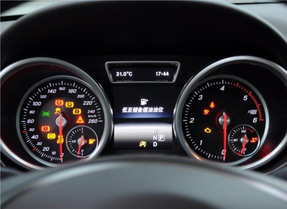 奔驰GLE 2016款 GLE 350 d 4MATIC 中控类   仪表盘