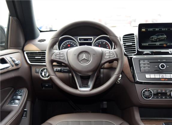 奔驰GLE 2016款 GLE 400 4MATIC 中控类   驾驶位