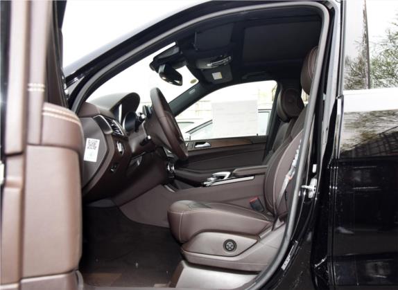 奔驰GLE 2016款 GLE 400 4MATIC 车厢座椅   前排空间
