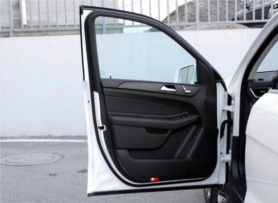 奔驰GLE 2017款 GLE 320 4MATIC 动感型 车厢座椅   前门板
