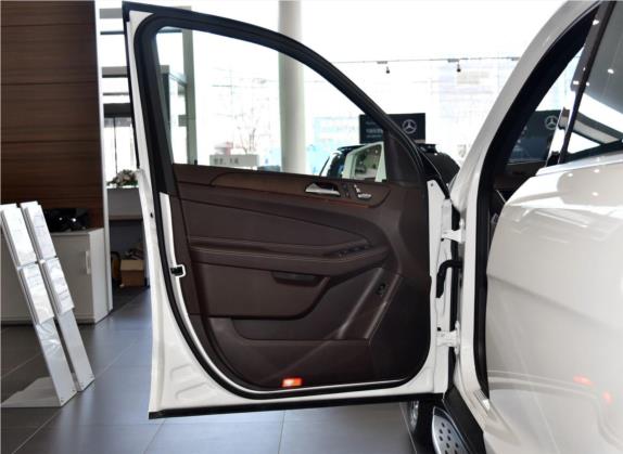 奔驰GLE 2017款 GLE 320 4MATIC 豪华型 车厢座椅   前门板