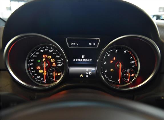奔驰GLE 2017款 GLE 320 4MATIC 豪华型 中控类   仪表盘