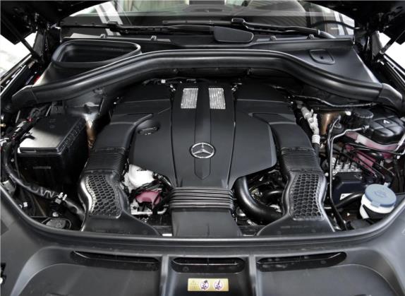 奔驰GLE 2017款 GLE 400 4MATIC 其他细节类   发动机舱