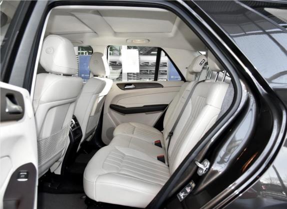 奔驰GLE 2017款 GLE 400 4MATIC 车厢座椅   后排空间