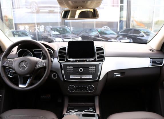 奔驰GLE 2017款 GLE 300 d 4MATIC 中控类   中控全图