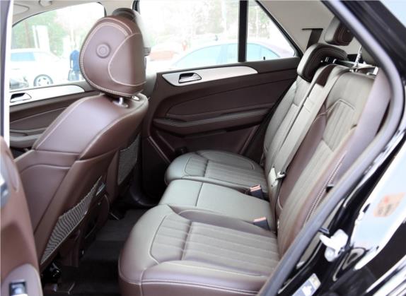 奔驰GLE 2017款 GLE 300 d 4MATIC 车厢座椅   后排空间
