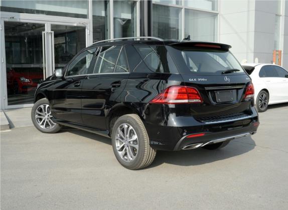奔驰GLE 2017款 GLE 350 d 4MATIC 外观   斜后