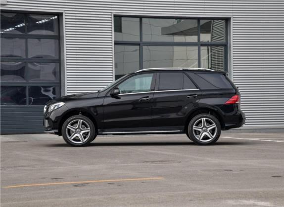 奔驰GLE 2018款 GLE 400 4MATIC 臻藏版 外观   正侧