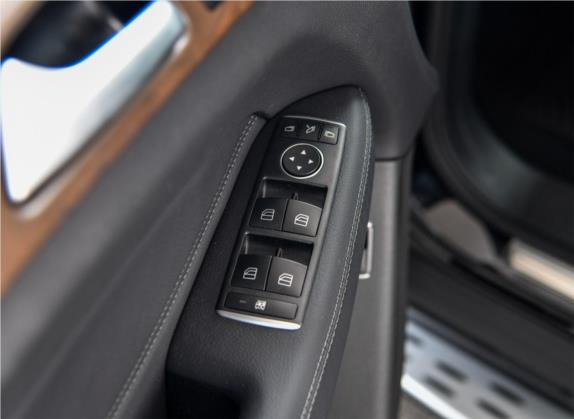 奔驰GLE 2018款 GLE 400 4MATIC 臻藏版 车厢座椅   门窗控制