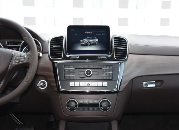 奔驰GLE 2019款 GLE 320 4MATIC 动感型臻藏版 中控类   中控台