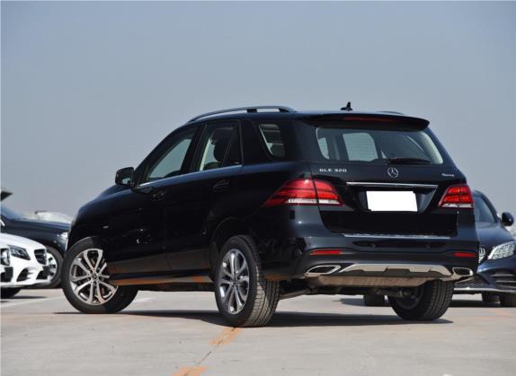 奔驰GLE 2019款 GLE 320 4MATIC 动感型臻藏版 外观   斜后