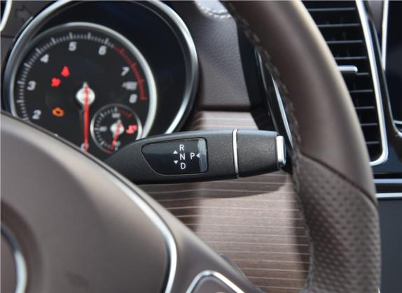 奔驰GLE 2019款 GLE 320 4MATIC 动感型臻藏版 中控类   挡把