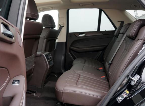 奔驰GLE 2019款 GLE 400 4MATIC 臻藏版(特殊配置) 车厢座椅   后排空间