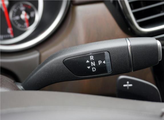 奔驰GLE 2019款 GLE 400 4MATIC 臻藏版(特殊配置) 中控类   挡把