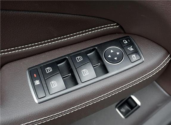 奔驰GLE 2019款 GLE 400 4MATIC 臻藏版(特殊配置) 车厢座椅   门窗控制
