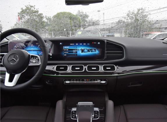 奔驰GLE 2020款 GLE 350 4MATIC 时尚型 中控类   中控台