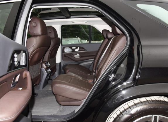 奔驰GLE 2020款 GLE 350 4MATIC 时尚型 车厢座椅   后排空间