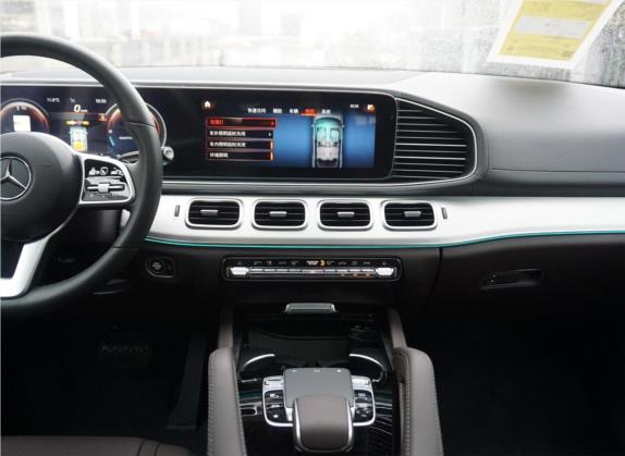 奔驰GLE 2020款 GLE 350 4MATIC 动感型特别版 中控类   中控台