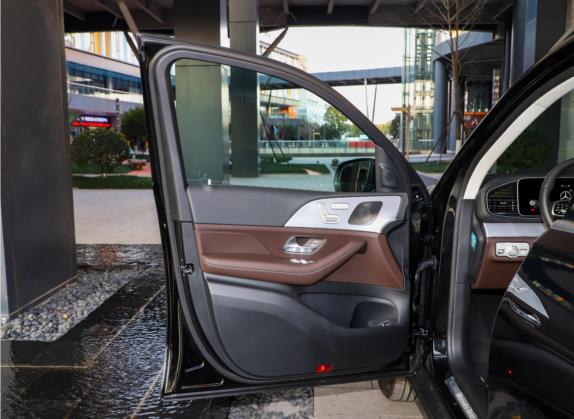 奔驰GLE 2021款 GLE 350 4MATIC 动感型 车厢座椅   前门板