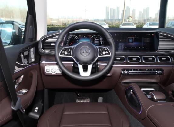 奔驰GLE 2021款 GLE 350 4MATIC 时尚型 中控类   驾驶位