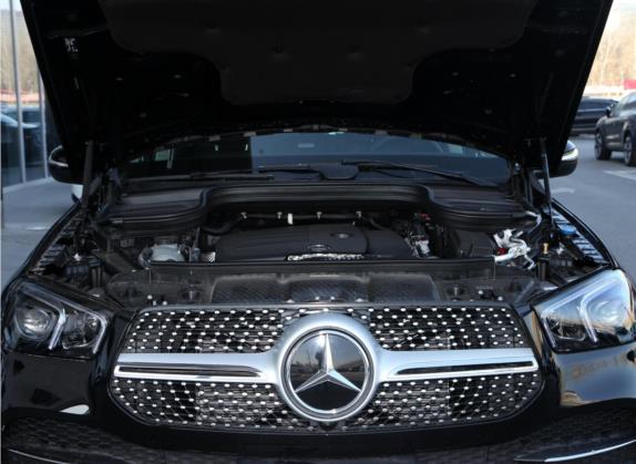 奔驰GLE 2021款 GLE 350 4MATIC 时尚型 其他细节类   发动机舱