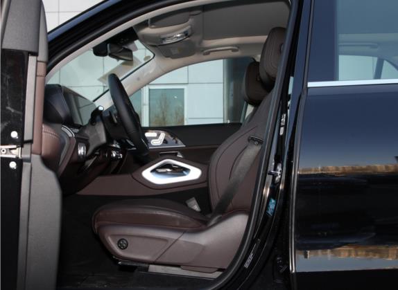 奔驰GLE 2021款 GLE 350 4MATIC 时尚型 车厢座椅   前排空间