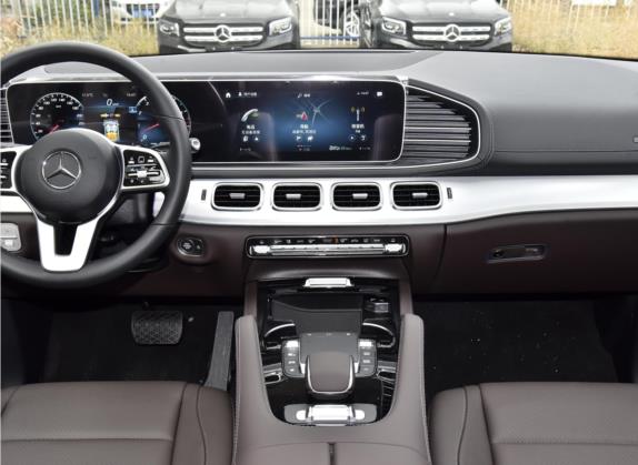 奔驰GLE 2021款 GLE 450 4MATIC 动感型 中控类   中控台