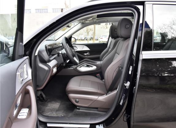 奔驰GLE 2021款 GLE 450 4MATIC 动感型 车厢座椅   前排空间