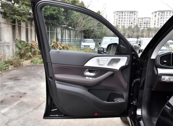 奔驰GLE 2021款 GLE 450 4MATIC 动感型 车厢座椅   前门板