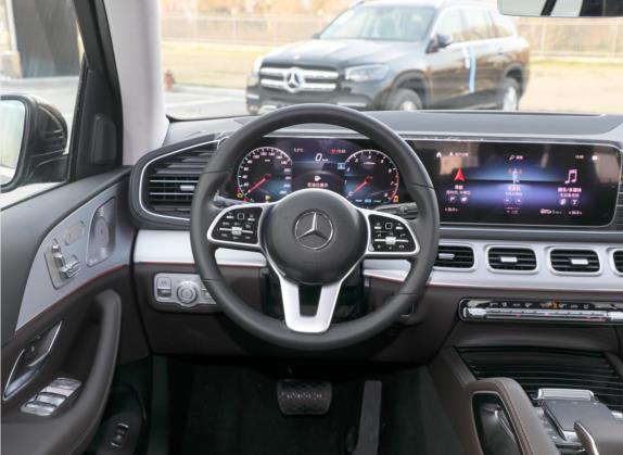 奔驰GLE 2021款 GLE 450 4MATIC 时尚型 中控类   驾驶位