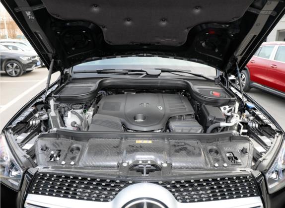 奔驰GLE 2021款 GLE 450 4MATIC 时尚型 其他细节类   发动机舱