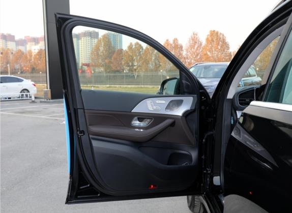 奔驰GLE 2021款 GLE 450 4MATIC 时尚型 车厢座椅   前门板