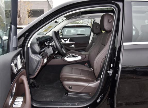 奔驰GLE 2022款 GLE 350 4MATIC 时尚型 车厢座椅   前排空间